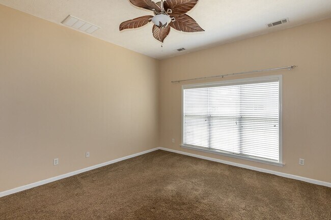 Building Photo - Home for rent in Hghland Ridge