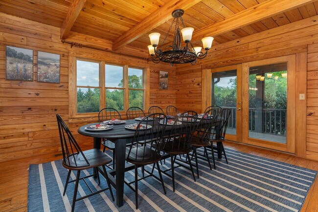 Building Photo - 2224 Brevard Rd