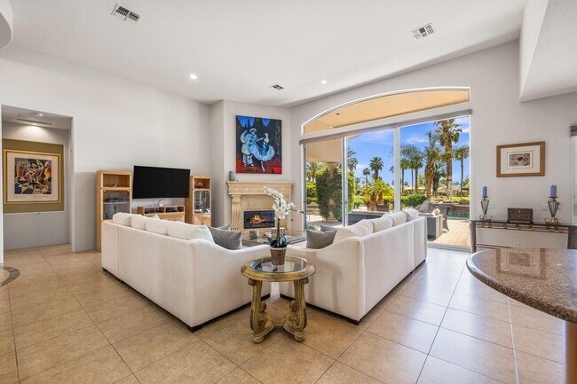 Building Photo - 48474 Vista Palomino
