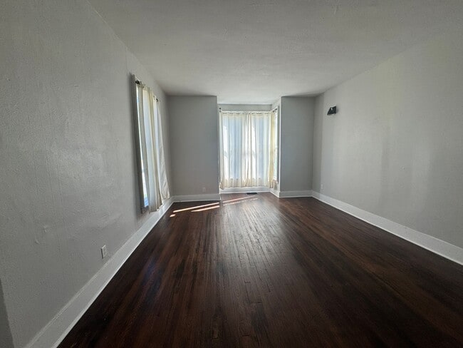 Building Photo - 302-304 Lenox Ave