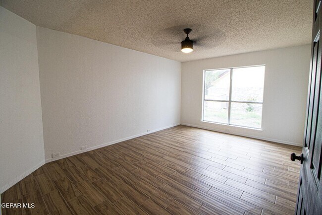 Building Photo - 6806 Ridgley Way