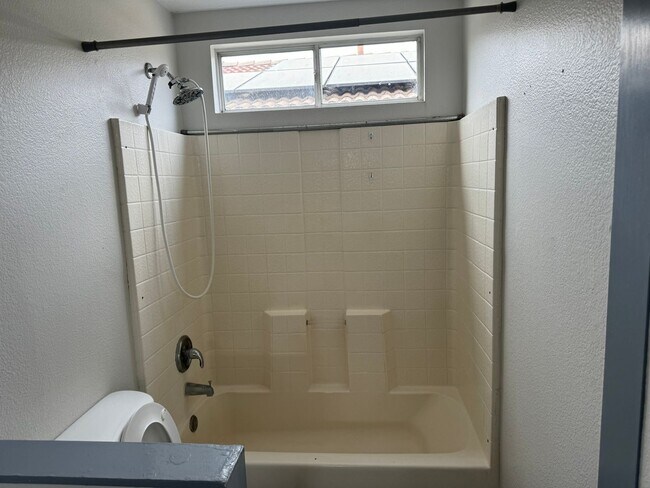 Building Photo - 3215 Glancy Dr