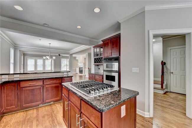 Building Photo - 486 Vinings Estates Dr SE