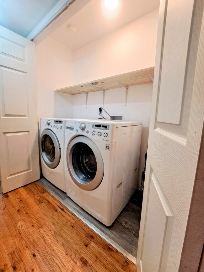 Building Photo - 16 W Eden Ct