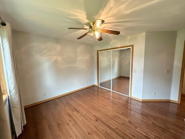 Building Photo - 7103 Hiawatha Dr