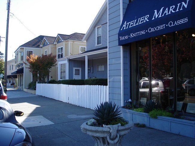 Building Photo - 211 San Anselmo Ave