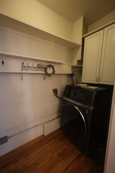 Building Photo - 318 Tappan St
