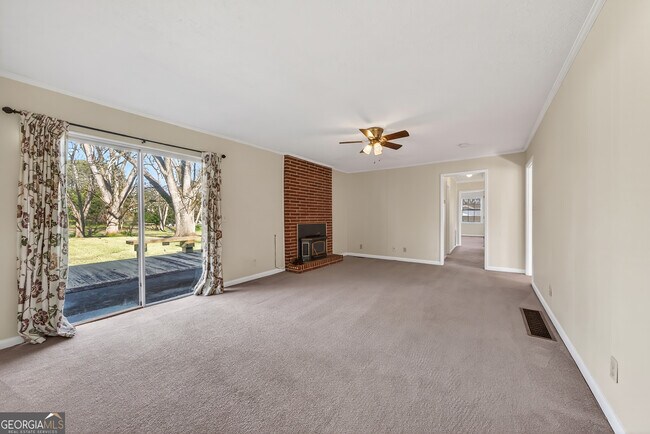 Building Photo - 741 East Ave