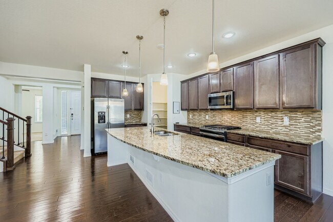 Building Photo - 14810 Vienna Cir