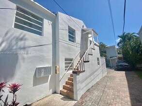 Building Photo - 830 W 40th St