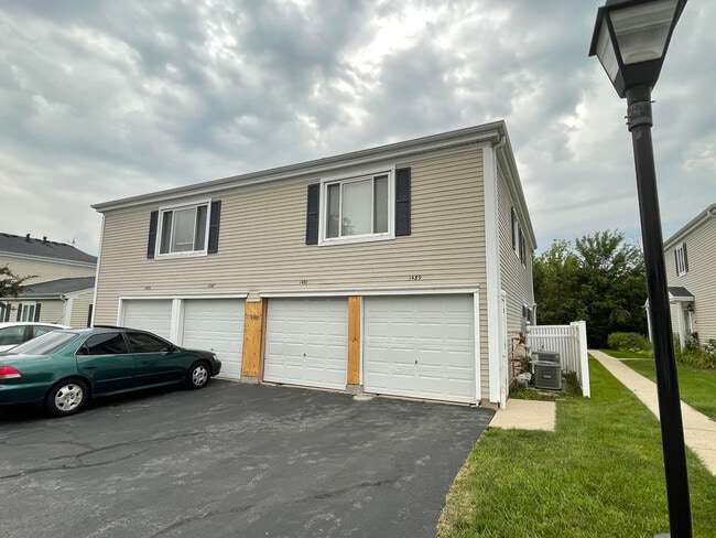 Building Photo - 1489 Quaker Ln
