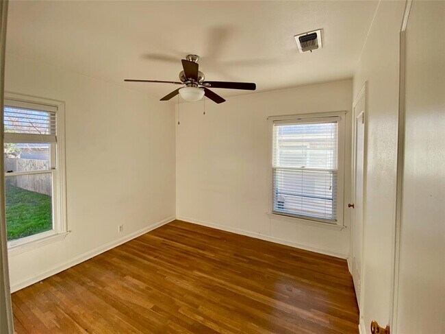 Building Photo - 7111 Grover Ave