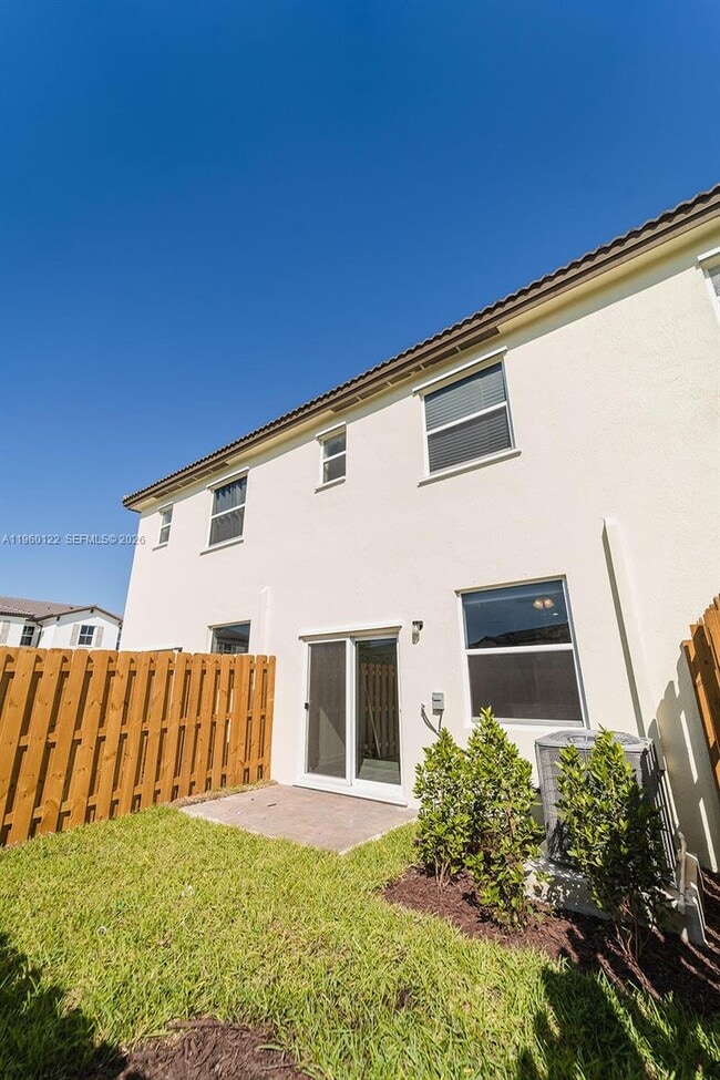 Building Photo - 2620 SE 28th Dr