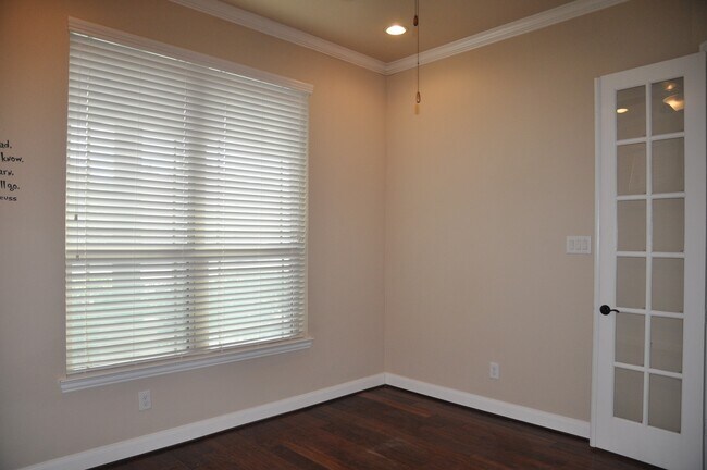 Building Photo - 27619 Lodgemist Ct