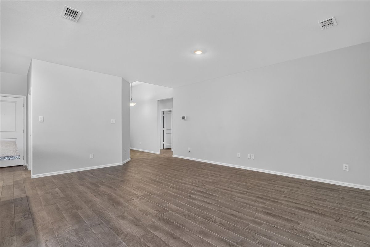 Building Photo - 8613 Wildwest Dr