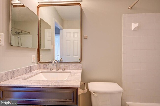 Building Photo - 4611 Kings Mill Way