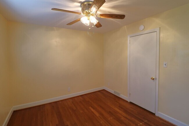 Building Photo - 5611 Windy Hill Dr