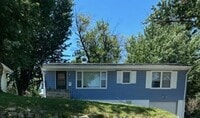 Building Photo - Three Bedroom Home!