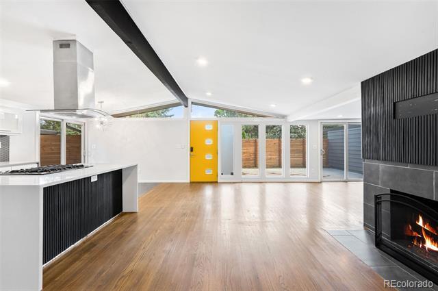 Building Photo - 2465 S Newton St