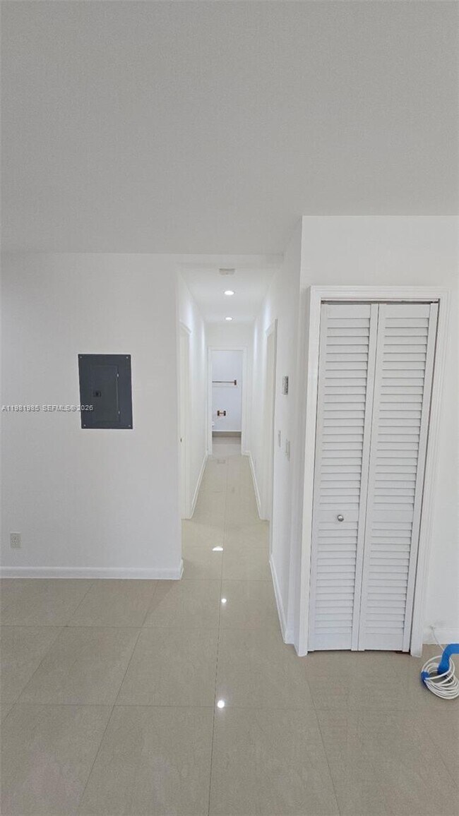 Building Photo - 6761 SW 13th Terrace