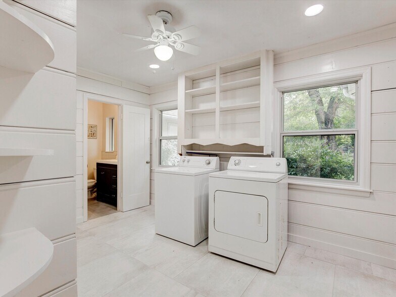 Building Photo - 3727 W Biddison St