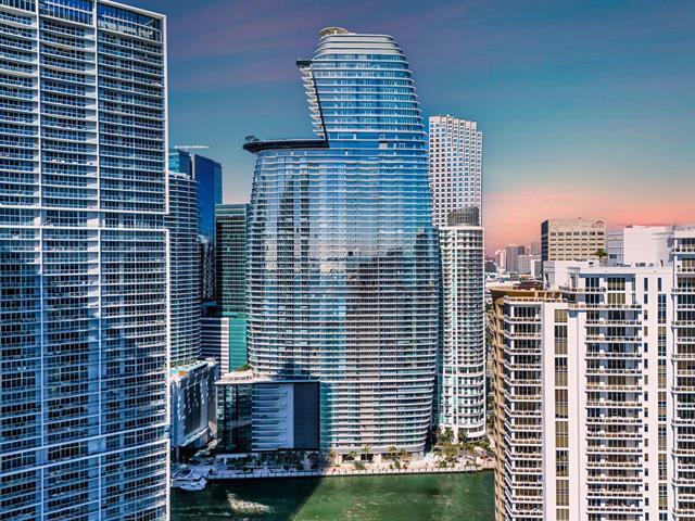 Building Photo - 300 Biscayne Blvd Way