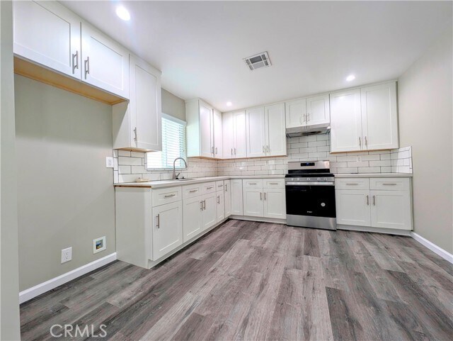 Building Photo - 3081 N F St