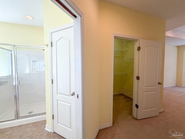 Building Photo - 4913 Vizcaya Dr