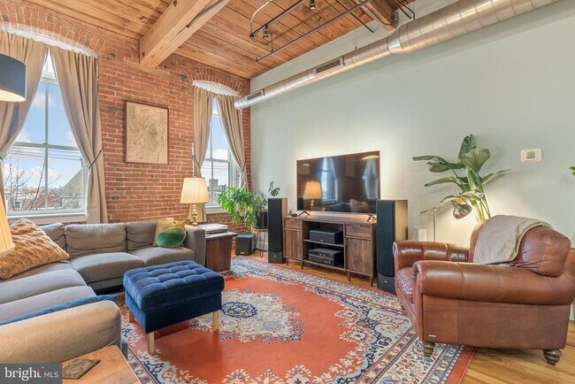 Building Photo - 2551 Trenton Ave