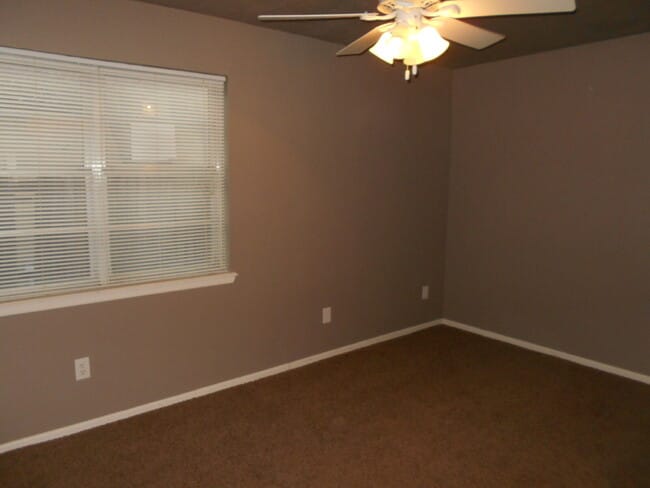 Building Photo - 2/2/2 - Quiet cul-de-sac street in Frenship District