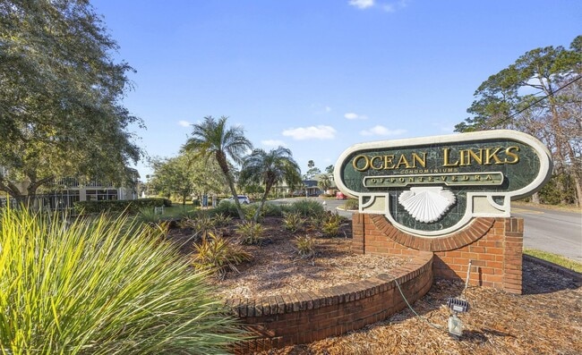 Building Photo - Location, Lifestyle, and Luxury