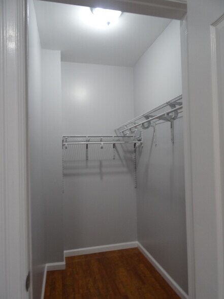 Building Photo - 44 Charles St