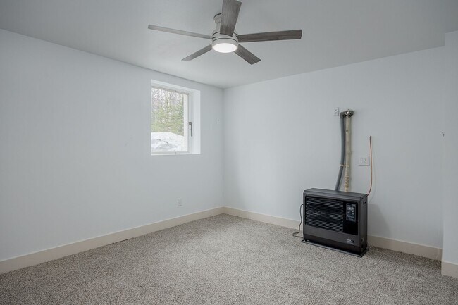 Building Photo - **Charming 2-Bedroom Duplex Unit in Fairbanks**