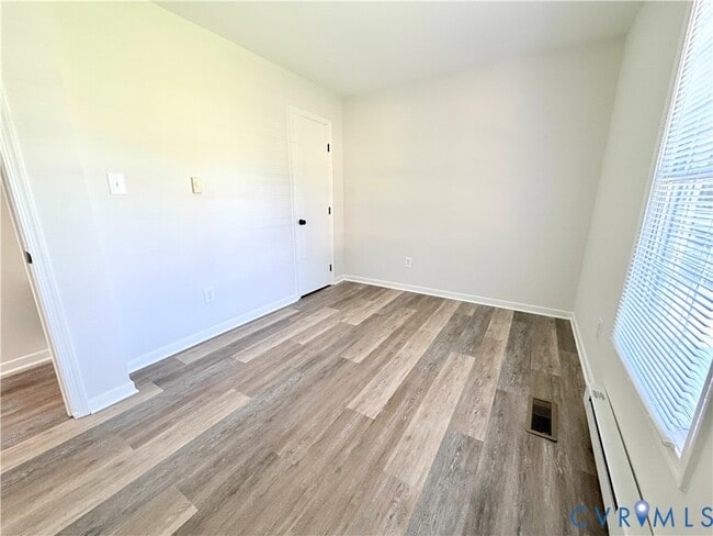Building Photo - 5835 Huntingcreek Dr