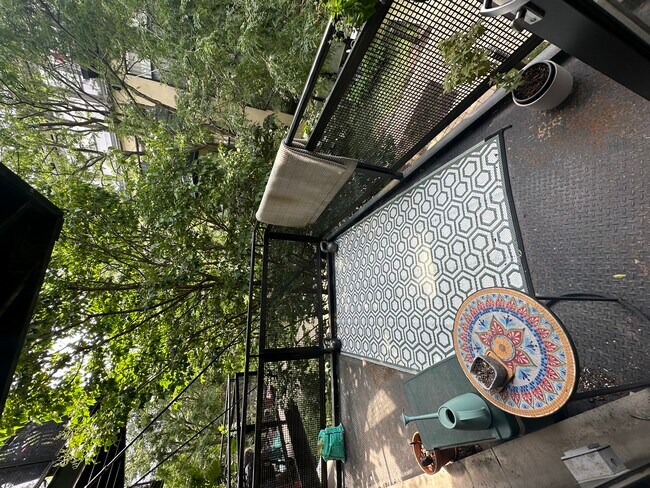 Building Photo - 1151 W 14th Pl