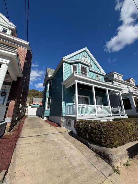 Primary Photo - 1920 Middle St