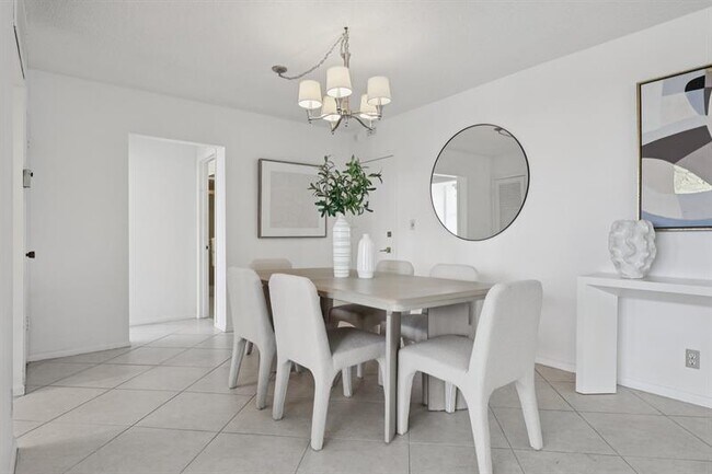 Building Photo - 2701 N Ocean Blvd