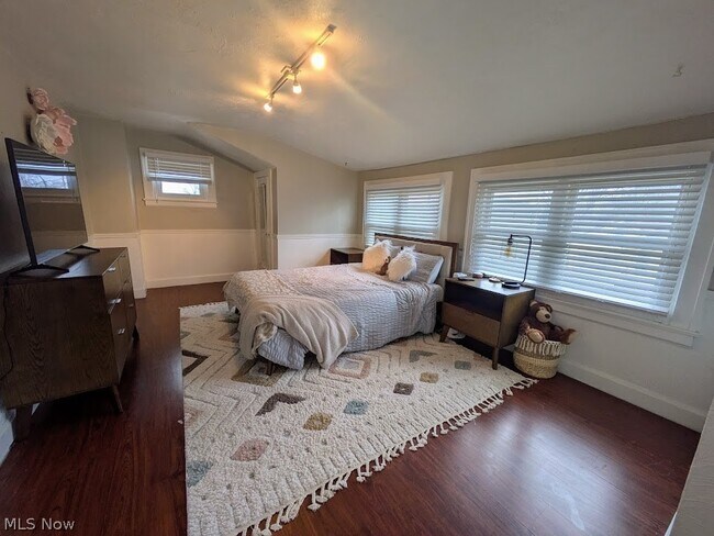 Building Photo - 1902 Harding Dr