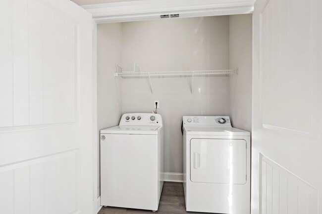 Building Photo - Charming and Move-In Ready 3BR Home | Prim...