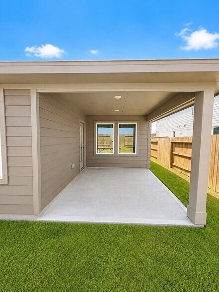 Building Photo - 8210 Blackwell Cv Dr