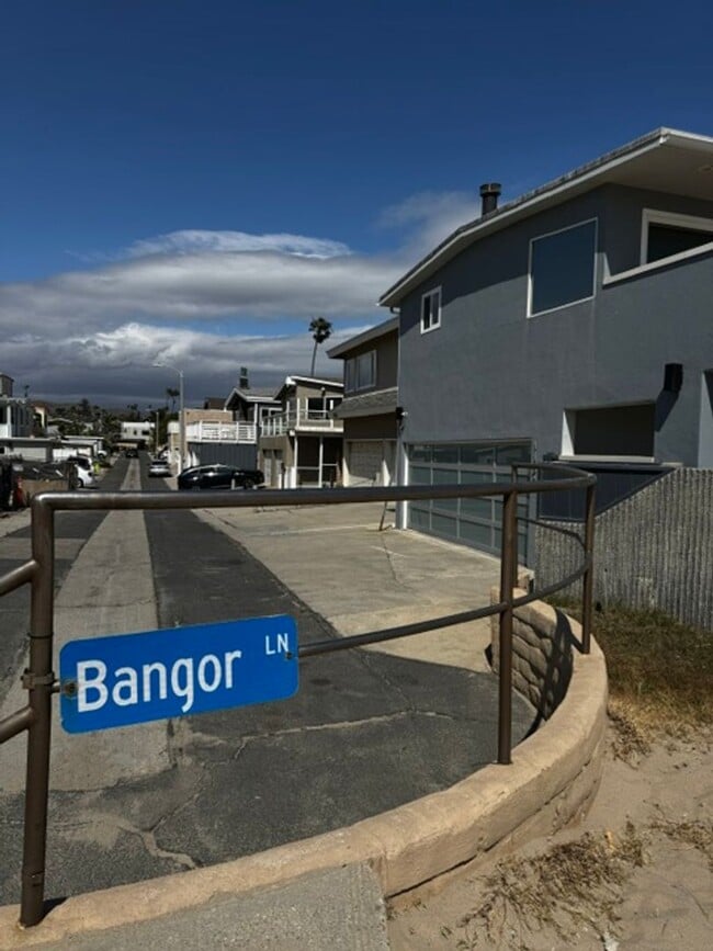 Building Photo - 1088 Bangor Ln