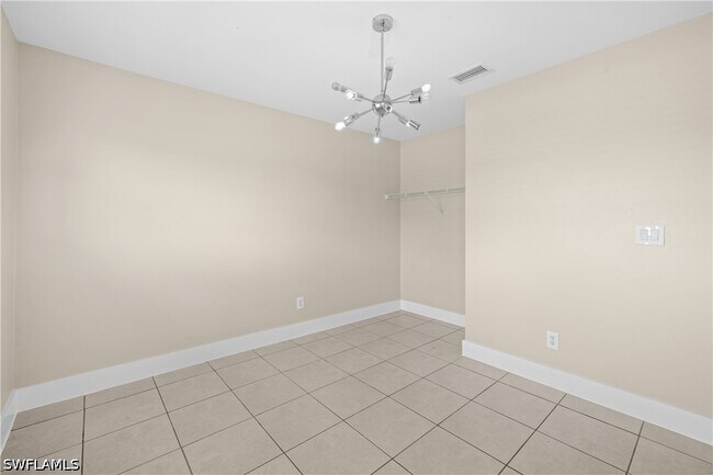 Building Photo - 909 Jaguar Blvd