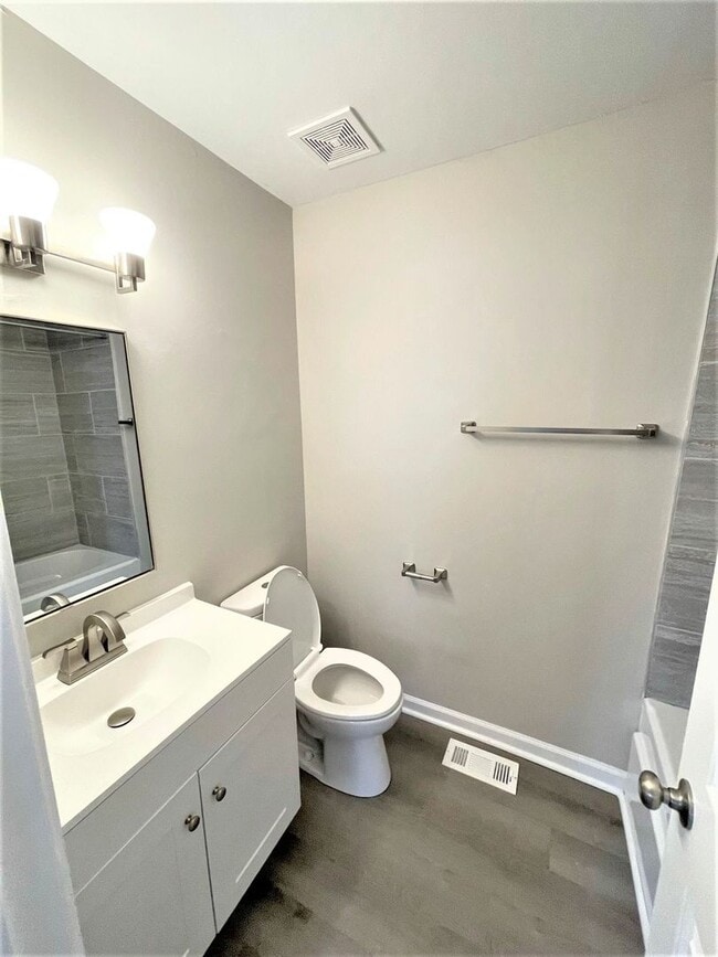 Building Photo - 107 Villa Dr