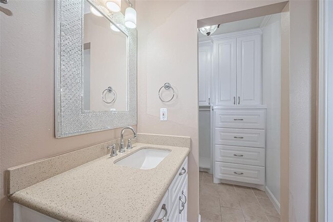 Building Photo - 5731 Coastal Way