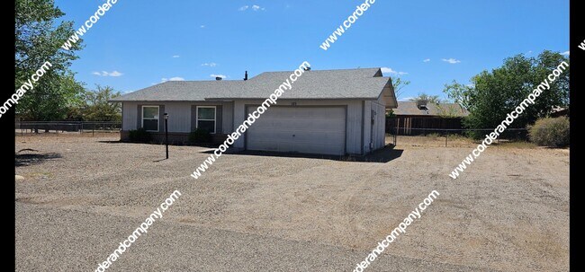 Building Photo - Welcoming 3 Bedroom, 2 Bathroom, 2 Car Gar...