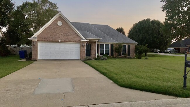Building Photo - 5535 Deerfield Dr