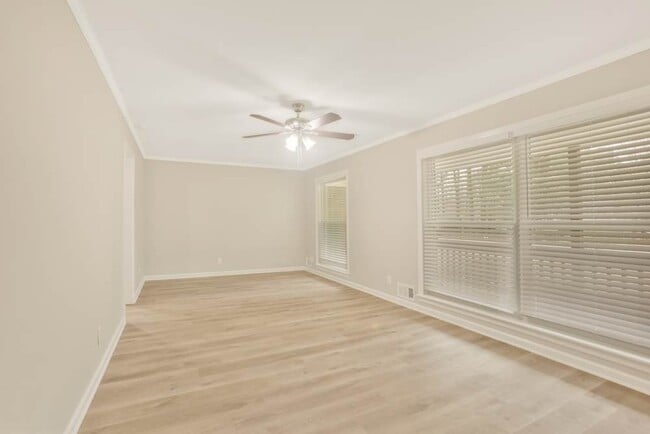 Building Photo - 1706 Laurens Dr SW