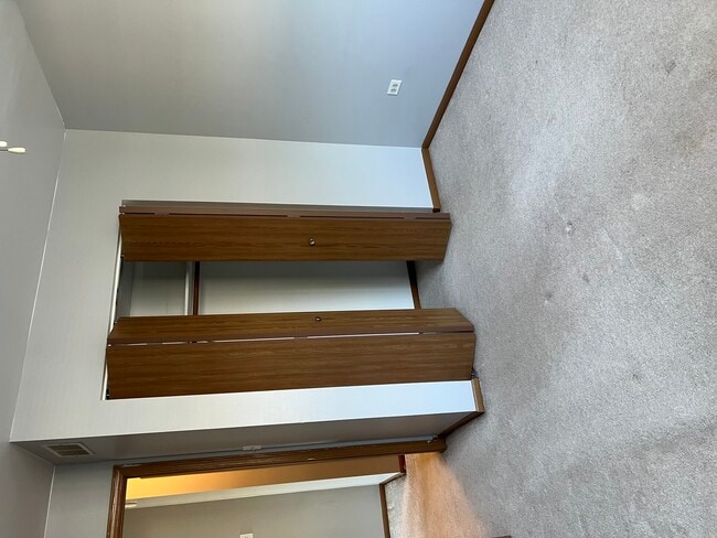 Building Photo - 3499 Willowview Ct