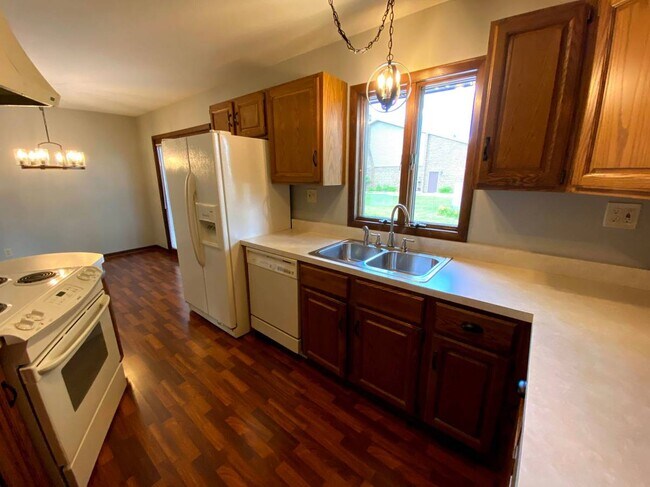 Building Photo - 117 Juniper Drive