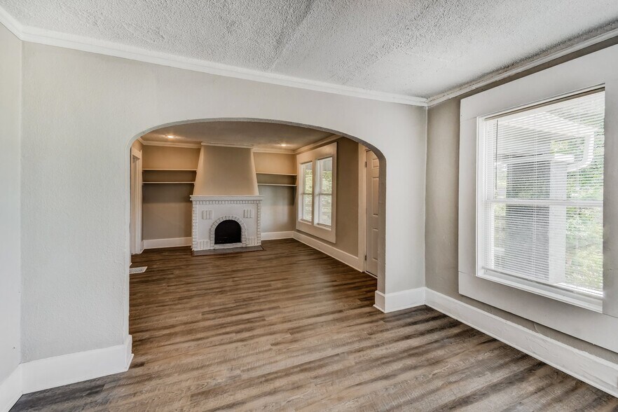 Building Photo - 7013 4th Ave S